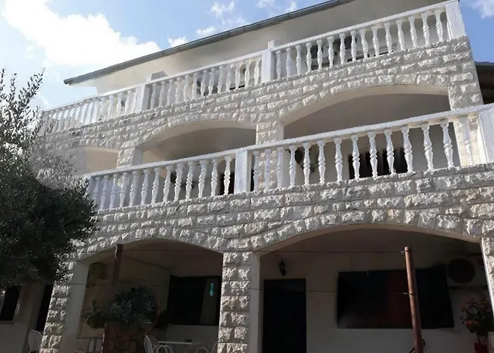 Apartments With A Parking Space Ivan Dolac, Hvar - 17778