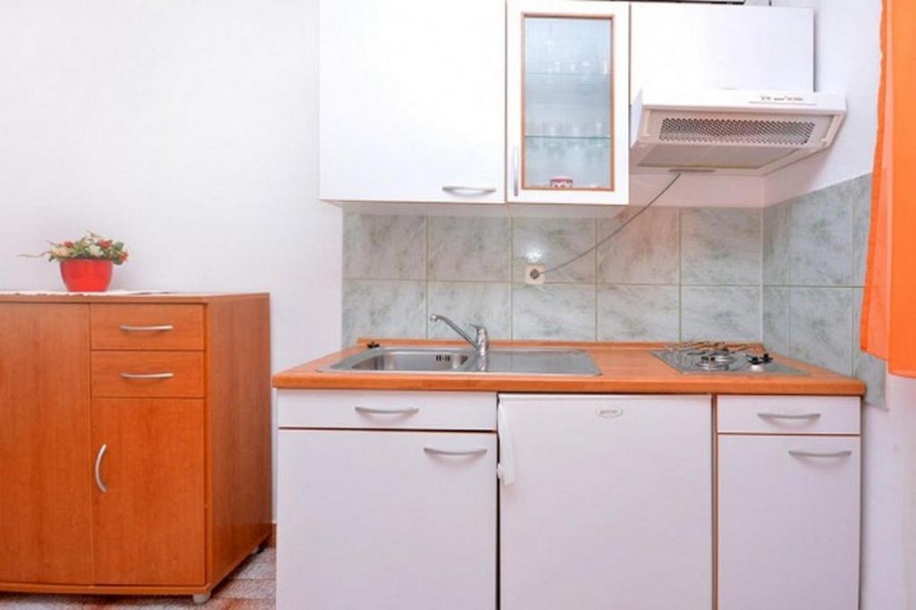 Apartment With A Parking Space Ivan Dolac, Hvar - 17778 Jelsa (Hvar)
