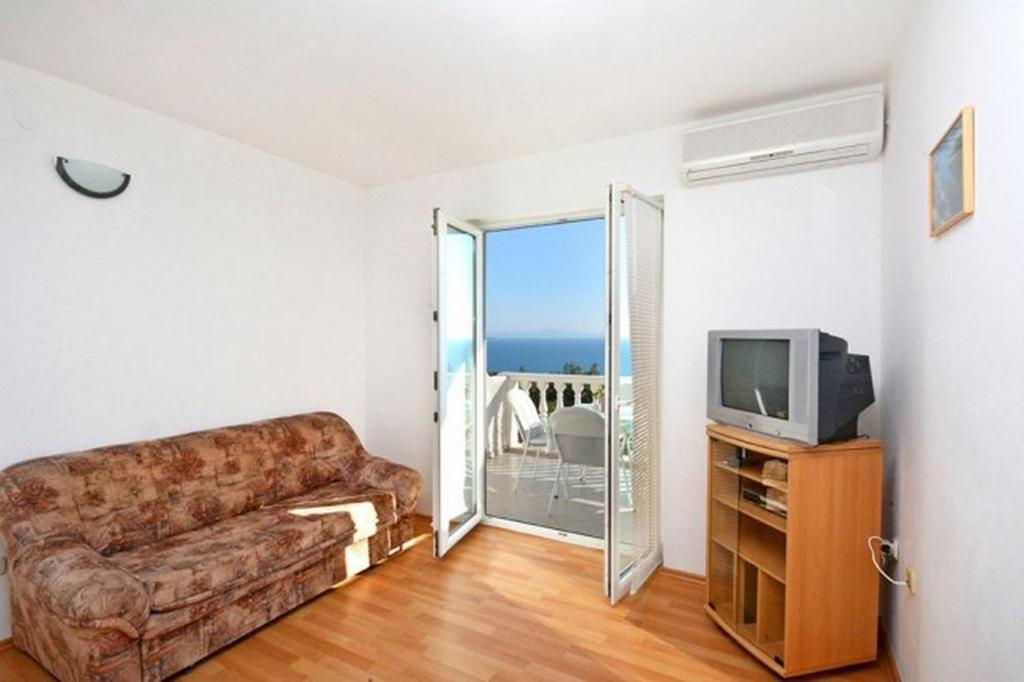 With A Parking Space Ivan Dolac, Hvar - 17778 Apartment Jelsa (Hvar)