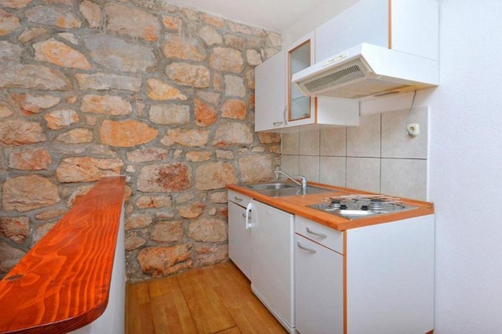 Apartment With A Parking Space Ivan Dolac, Hvar - 17778