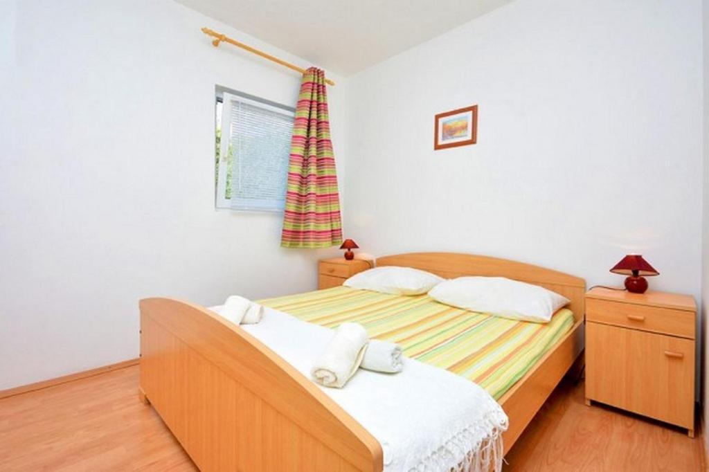 Apartment With A Parking Space Ivan Dolac, Hvar - 17778